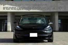 Tesla Model 3 - 2019.webp