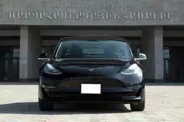 Tesla Model 3-2018.webp